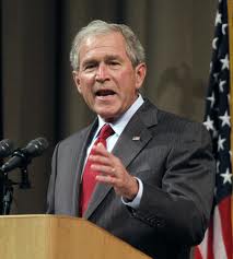 جورج دبلیو بوش ، رئیس جمهور آمریکا و  آغازکننده ی جنگ در افغانستان