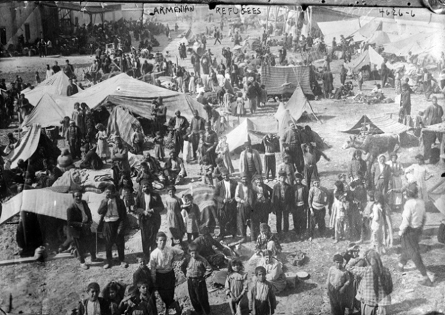 یکی از اردوگاه هایی که در میان راه به تبعیدگاه دیرالزور ، ارمنیان در آن به سر می بردند .